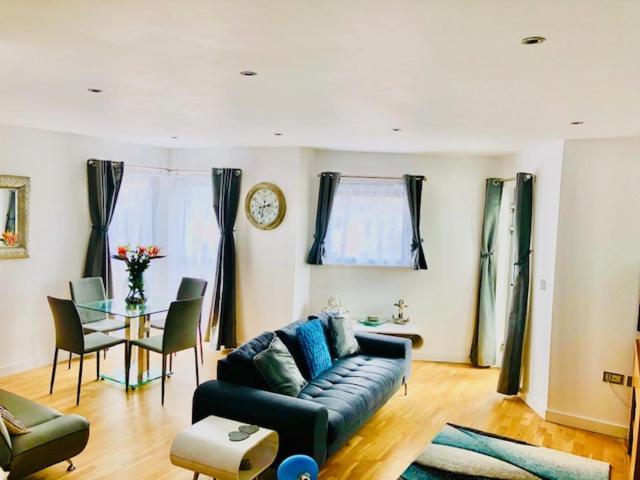 Seaview, Luxury Apartment, 2 Min Walk To Porth Beach Ньюки Экстерьер фото