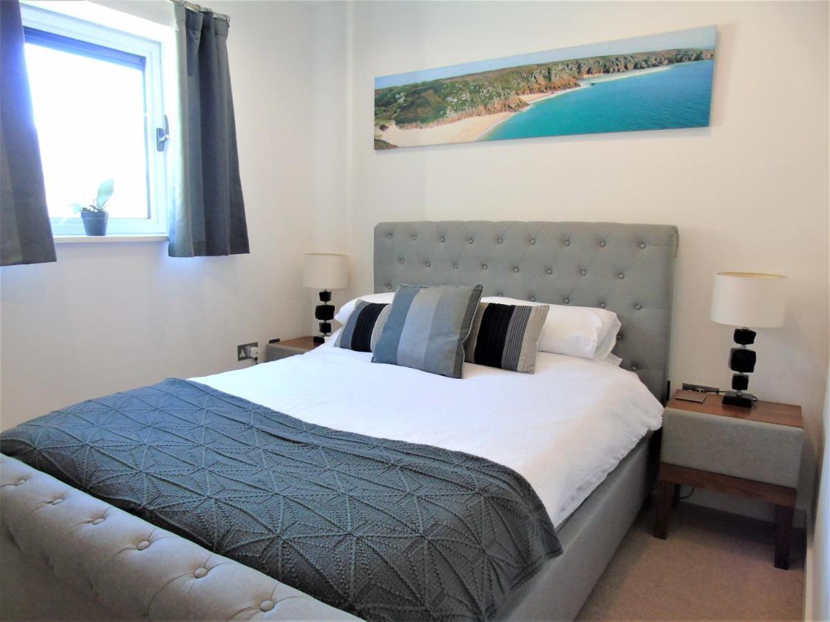 Seaview, Luxury Apartment, 2 Min Walk To Porth Beach Ньюки Экстерьер фото