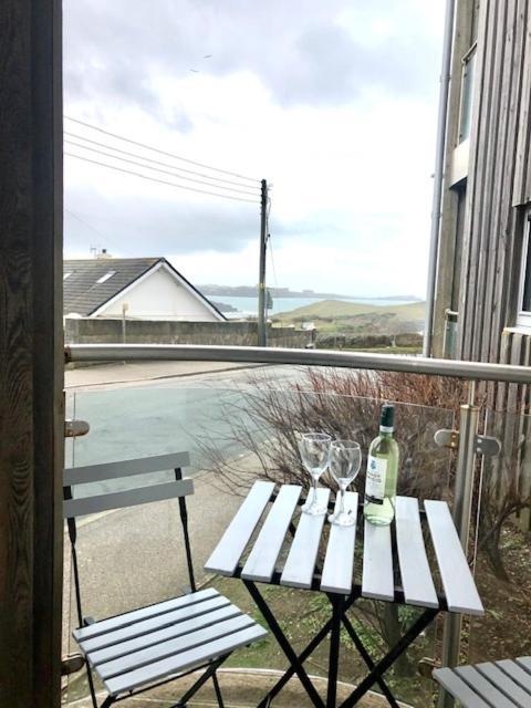 Seaview, Luxury Apartment, 2 Min Walk To Porth Beach Ньюки Экстерьер фото