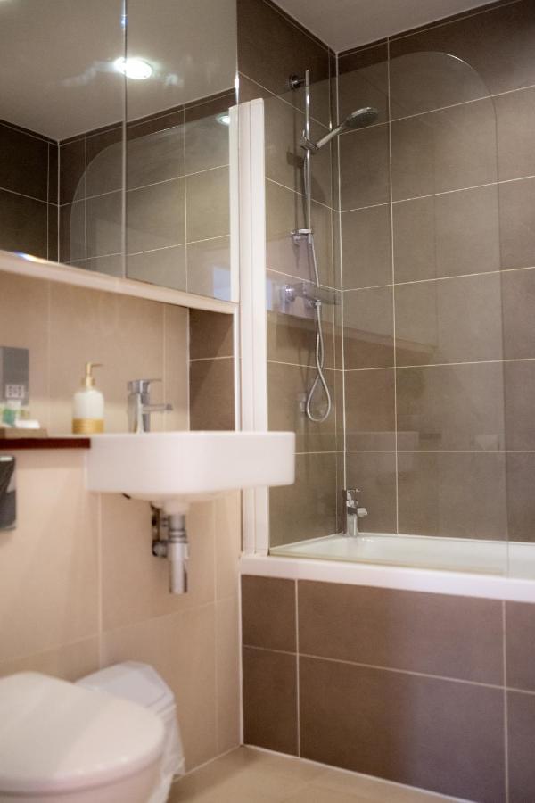Seaview, Luxury Apartment, 2 Min Walk To Porth Beach Ньюки Экстерьер фото